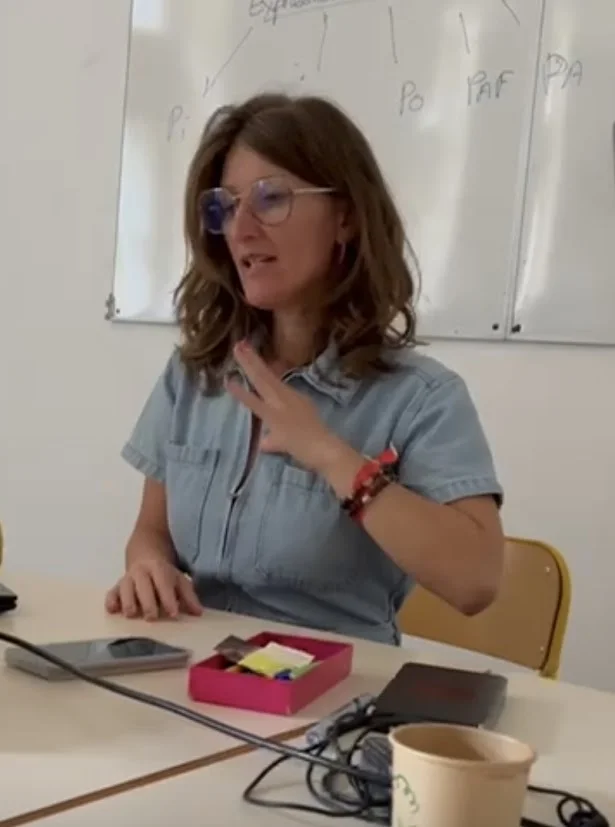 Jessica Duris accompagne les apprentissages en LSF